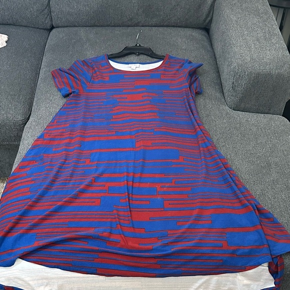 LuLaRoe Women’s Hi-Low Midi Dress – Size M – Blue & Burgundy Striped – EUC - Picture 4 of 6